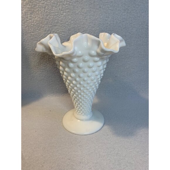 Ruffled Hobnail White Milk Glass Trumpet Vintage Vase 8" - Picture 9 of 9